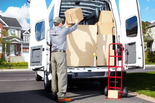Efficient packing and moving services for offices in Kennington